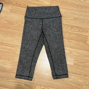 Lululemon athletica leggings. Size 4. Excellent used condition.
